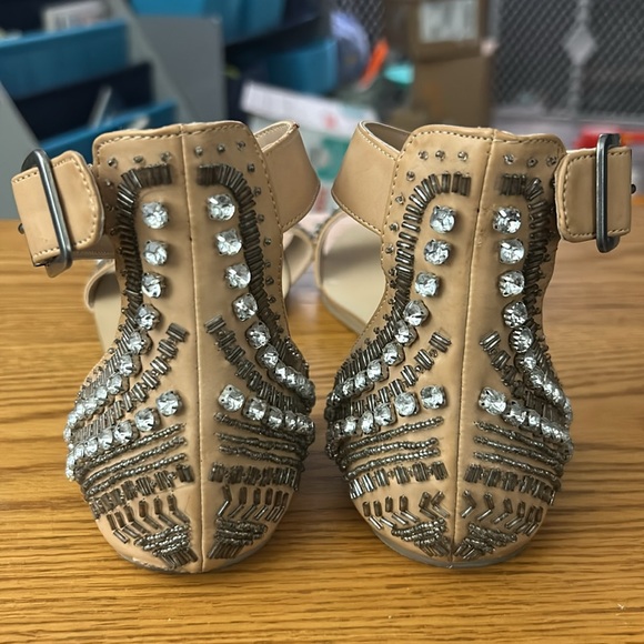 🍒 Dolce Vita Tan Beaded and Jeweled Sandals Size 10 - Picture 2 of 12